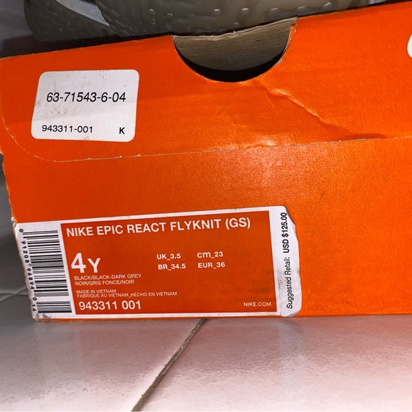 Nike Epic React Flyknit (GS) shoes - Picture 3 of 4